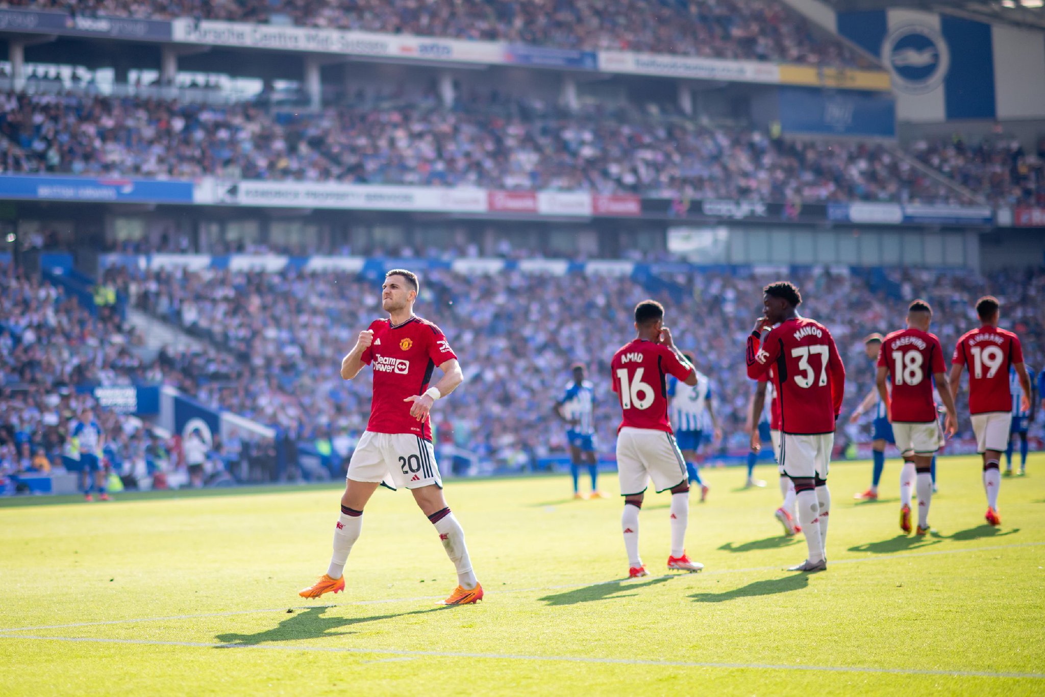 的进攻足球 的进攻足球